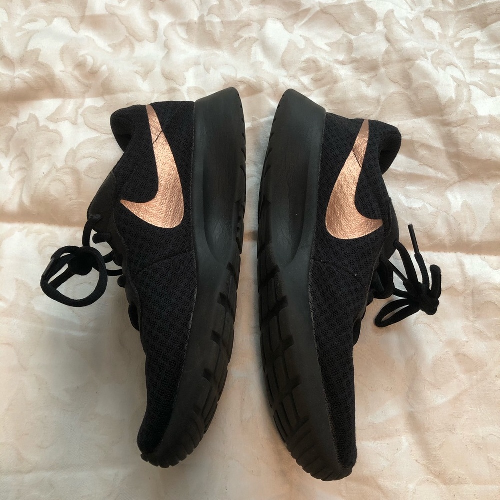 Nike rose gold stripe shoe
